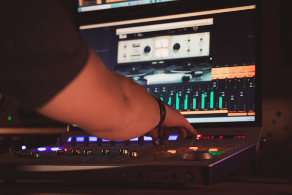 Le service mastering proposé par Medvedkine Studio